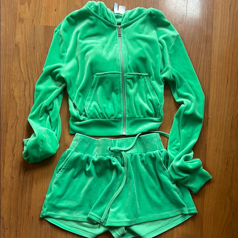 Divided velour short set jacket & Shorts